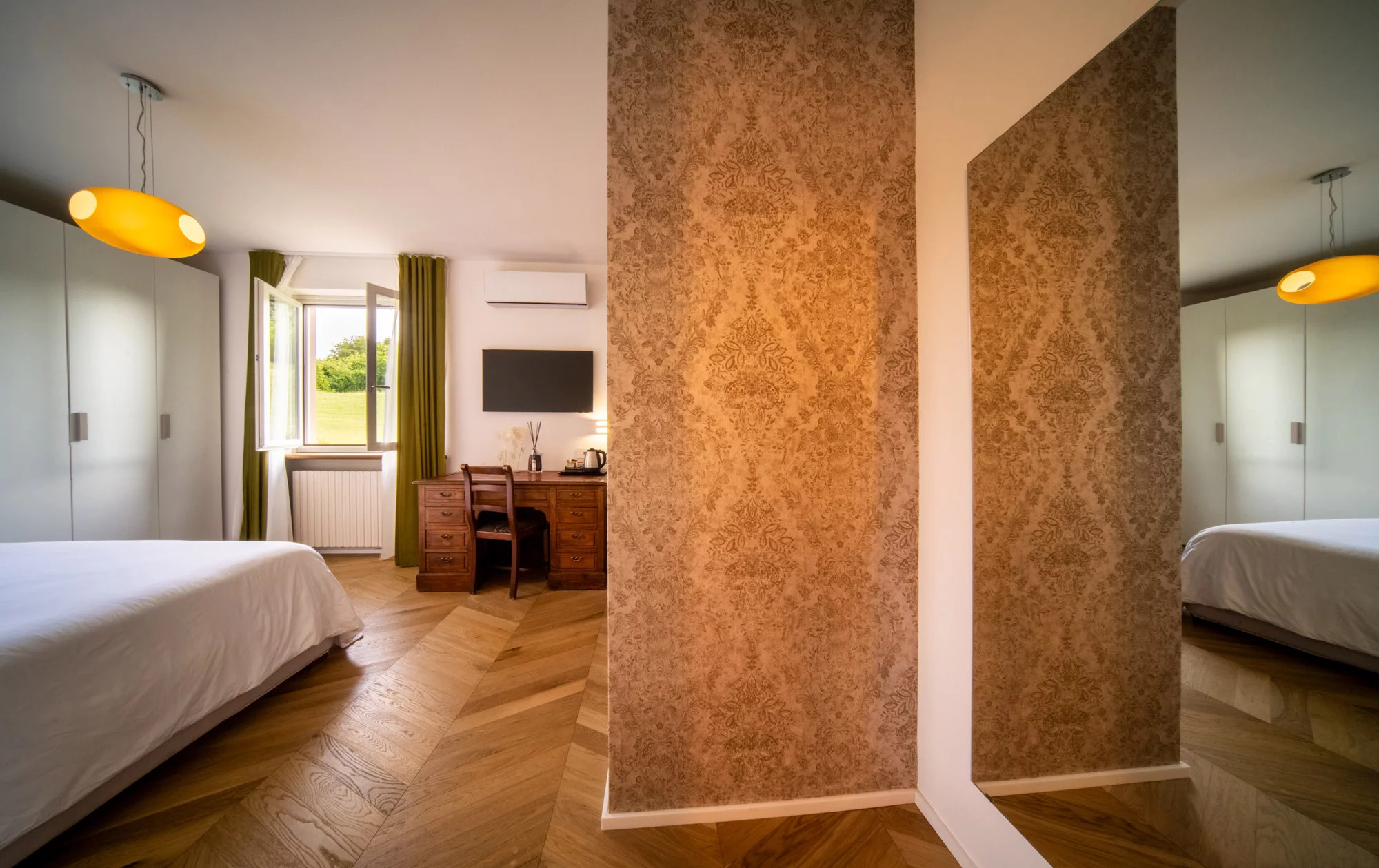 media.Slide-CameraStandard_4ResortLimaxAcis