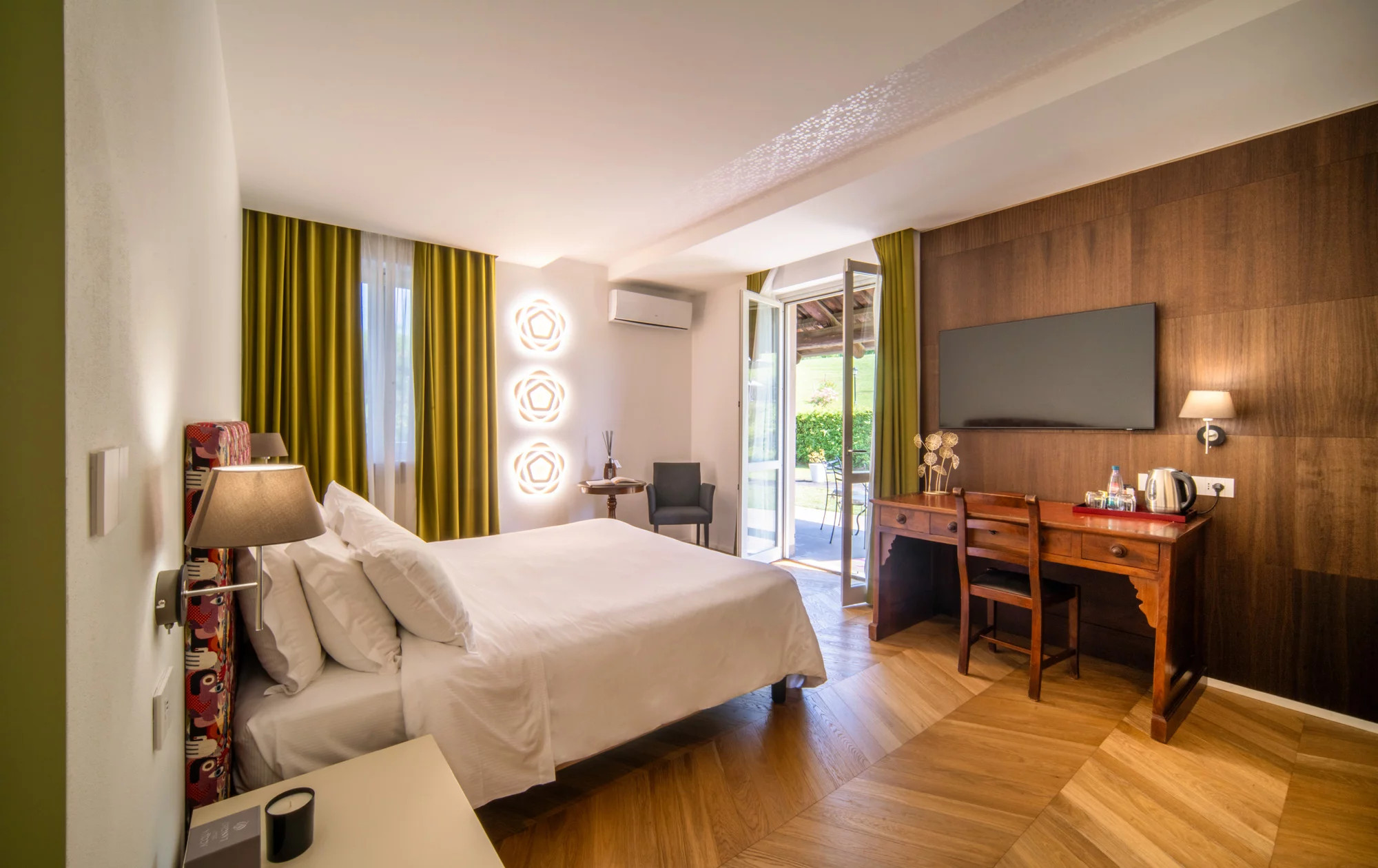 media.Slide-CameraSuperior_4ResortLimaxAcis